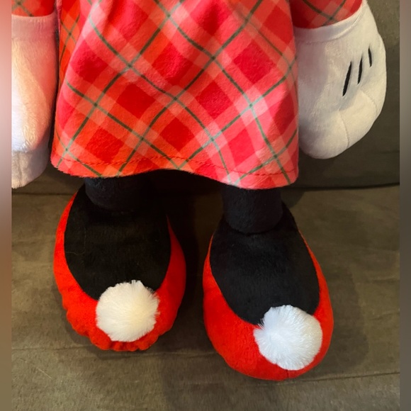 Disney Minnie Mouse Holiday 20” Plush, NWT - Picture 4 of 5
